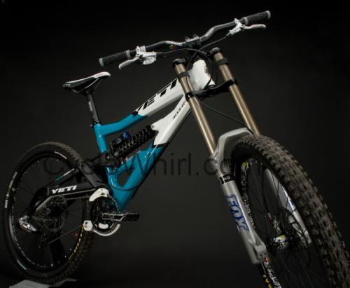Yeti 303 R-DH fiche technique et avis